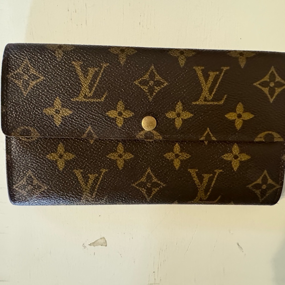 Louis Vuitton Monogram wallet